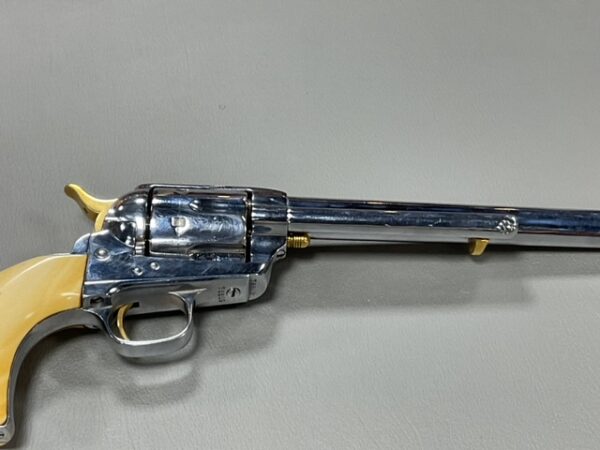 COLT - Image 2
